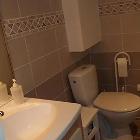 Charmante Demeure Avec Piscine Privée Pour 7 Personnes - Fr-1-824-3
